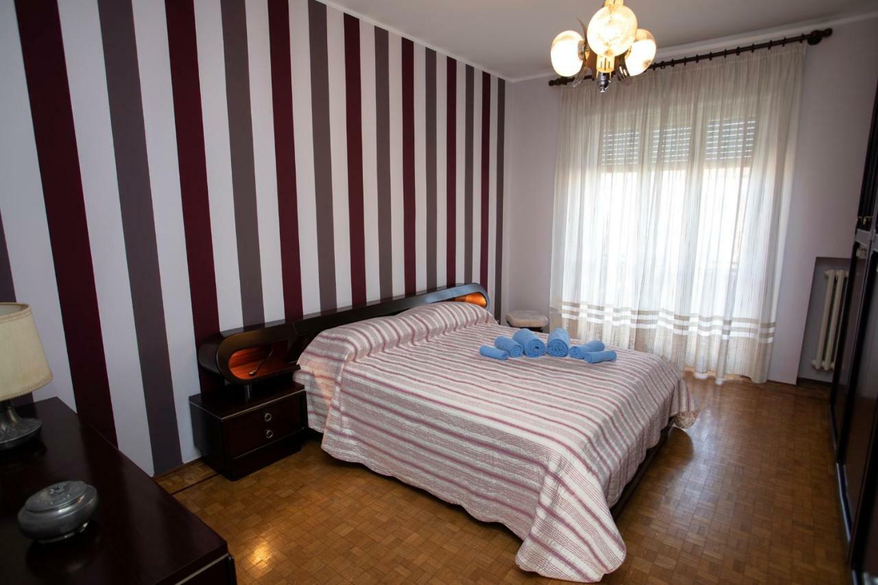 Spezia Lägenhet Turin Exteriör bild
